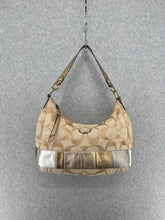 Load image into Gallery viewer, Vintage Coach Hobo Bag

