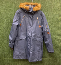 Load image into Gallery viewer, Legendary Whitetail Coat
