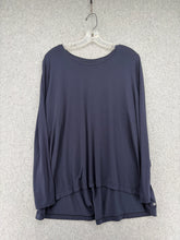 Load image into Gallery viewer, Athleta Long Sleeve Women’s Top
