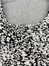 Load image into Gallery viewer, Athleta Women’s Tank
