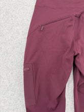 Load image into Gallery viewer, Athleta Headland Hybrid Cargo Tights
