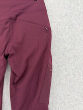 Load image into Gallery viewer, Athleta Headland Hybrid Cargo Tights
