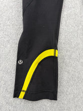 Load image into Gallery viewer, Lululemon Capri Leggings
