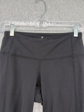Load image into Gallery viewer, Athleta Capri Leggings
