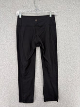 Load image into Gallery viewer, Athleta Capri Leggings
